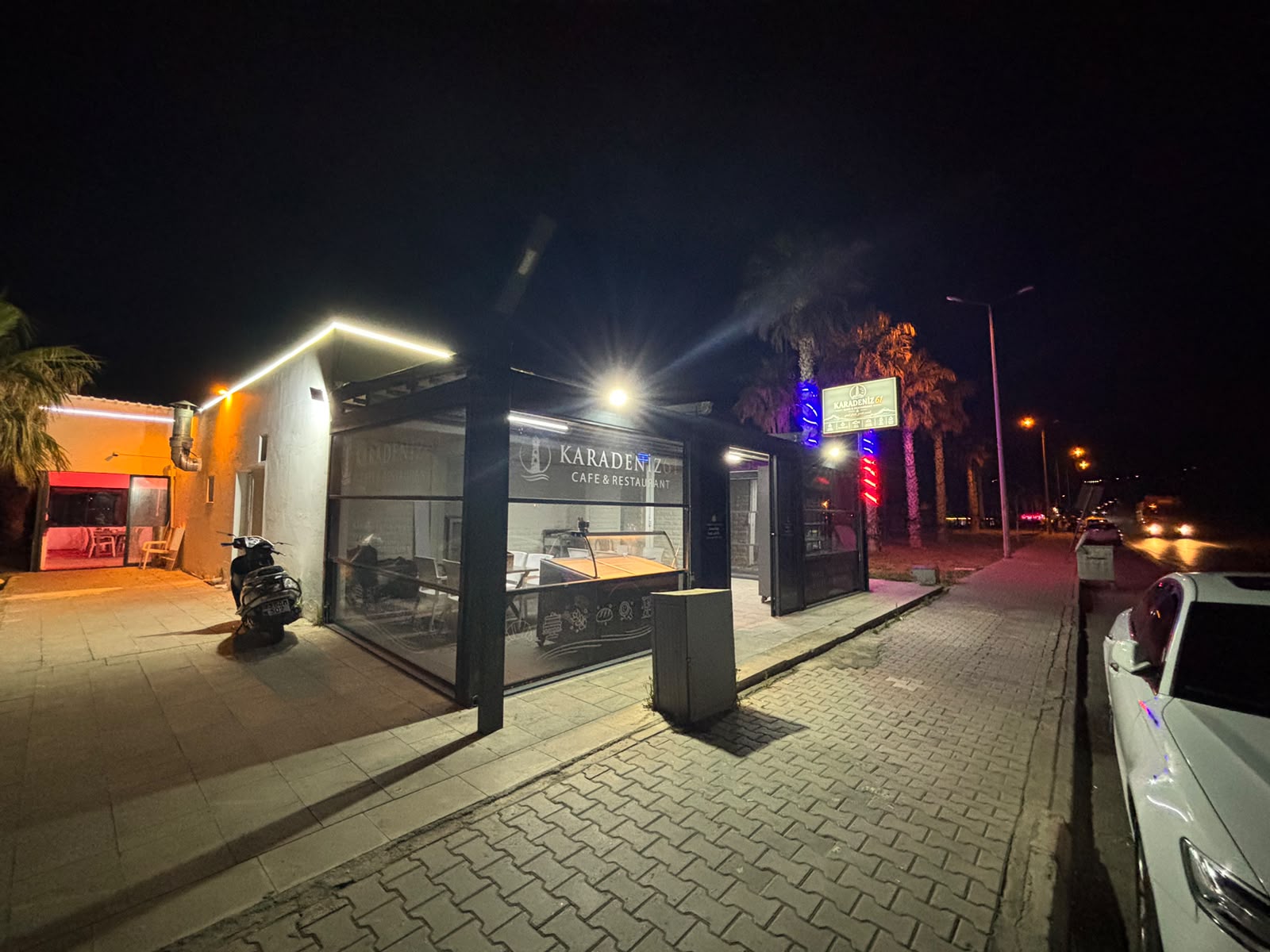 Karadeniz 61 Restaurant & Cafe
